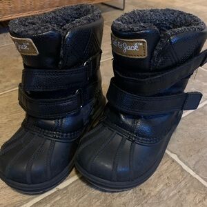 8T snow boots Cat & Jack